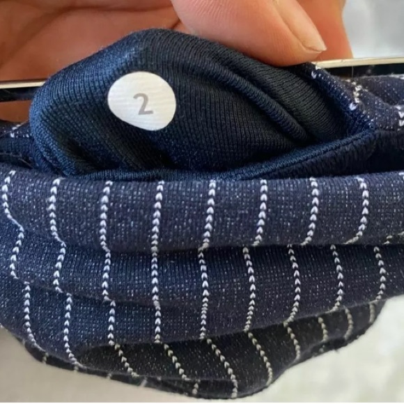 Lululemon Gather and Grow Crop Pinstripe sz 2 - Picture 4 of 4